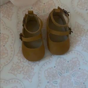 Crib shoes